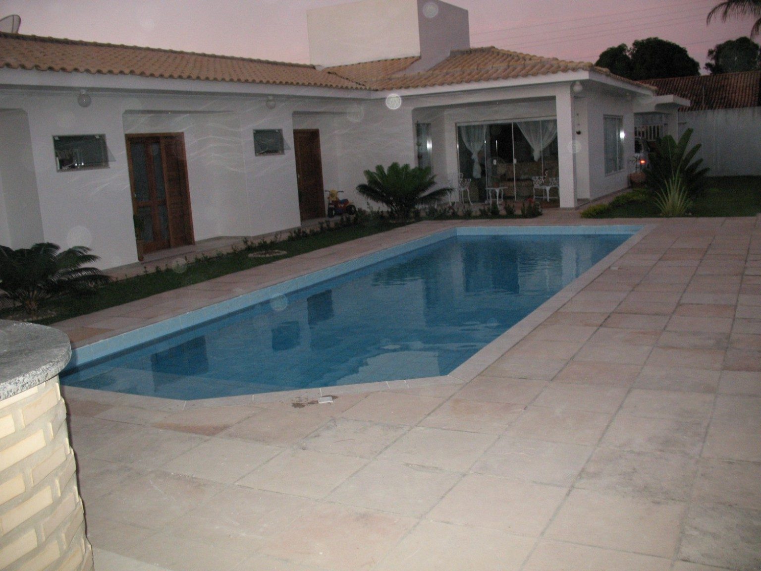 Área de lazer e piscina concluída
