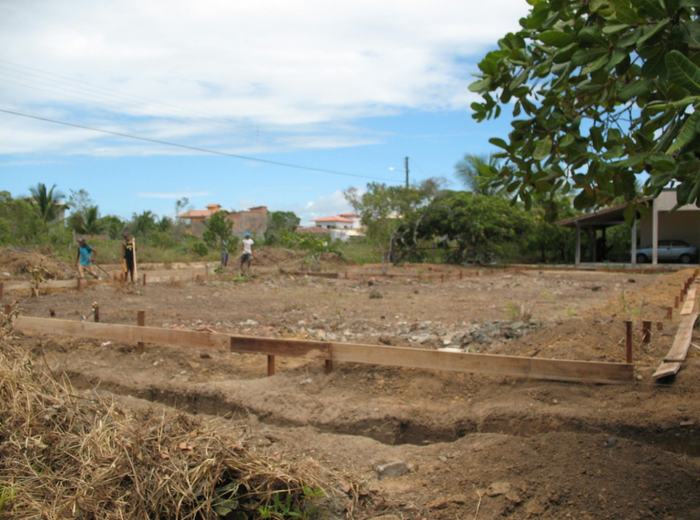 Terreno e preparação para a obra
