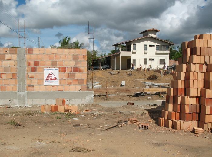 Execução da obra em área residencial