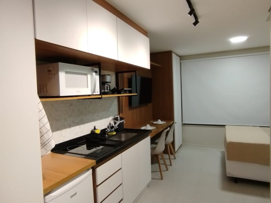Studio 20 m² depois da reforma - bancada planejada