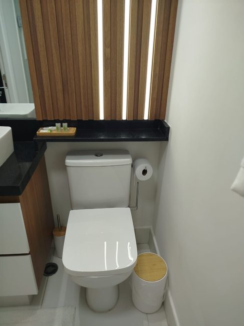 Banheiro do studio depois da reforma - acabamento final