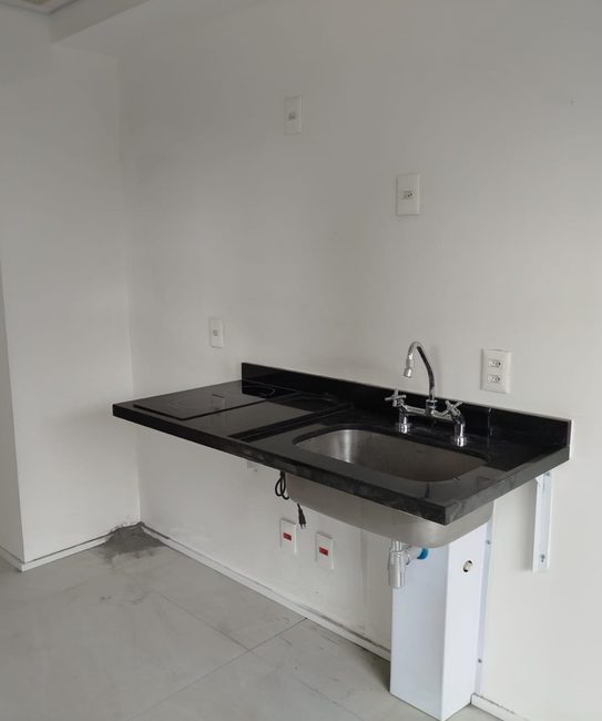 Studio 20 m² antes da reforma - bancada compacta